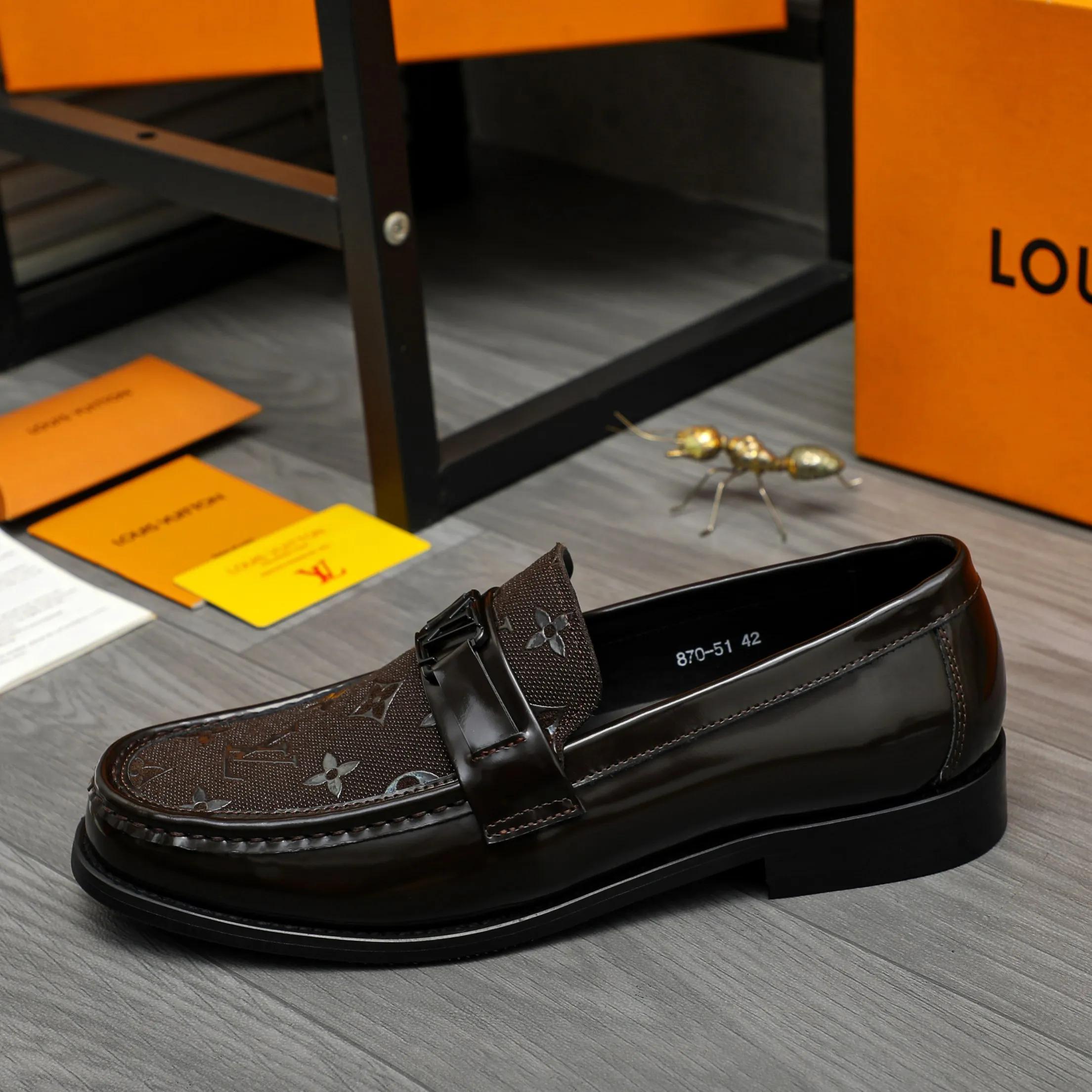 Men's shoes 💰p460 Product trademark: LV "Louis Vuitton" business slip-on leather shoes Regular size: 39-45 (45 is custom-made and non-returnable) Product materials: Selected embossed cowhide upper, cowhide lining, original rubber outsole